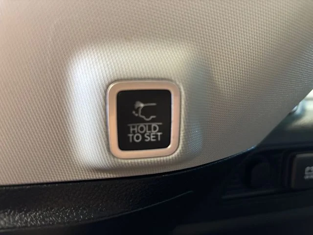 Used 2023 Blue Jeep Limited image 25