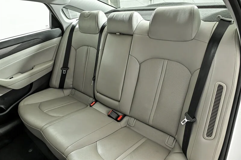Used 2019 Hyper White Hyundai Limited image 18