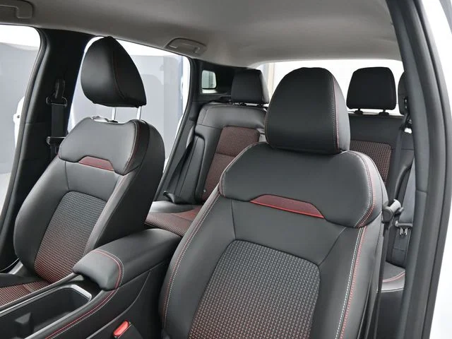 2025 Nissan Kicks SR AWD - Photo 30