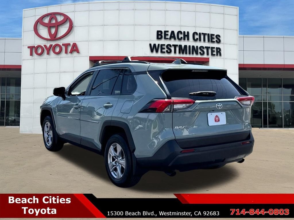 Certified Used 2022  Toyota XLE image 8