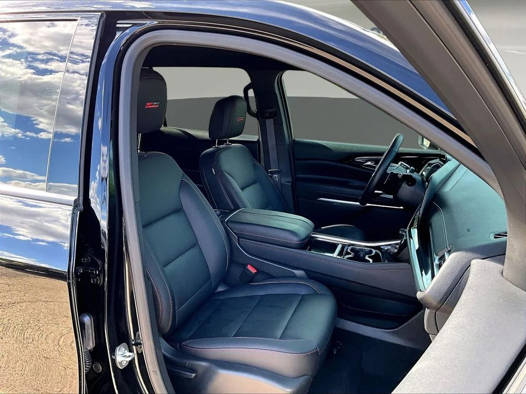Used 2025 Black Chevrolet Z71 image 33