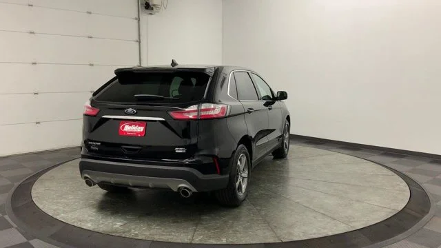 Used 2020 Black Ford SEL image 7