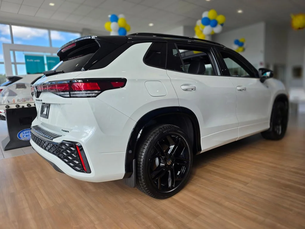 2026 Volkswagen Tiguan SE R-LINE BLACK - Photo 14