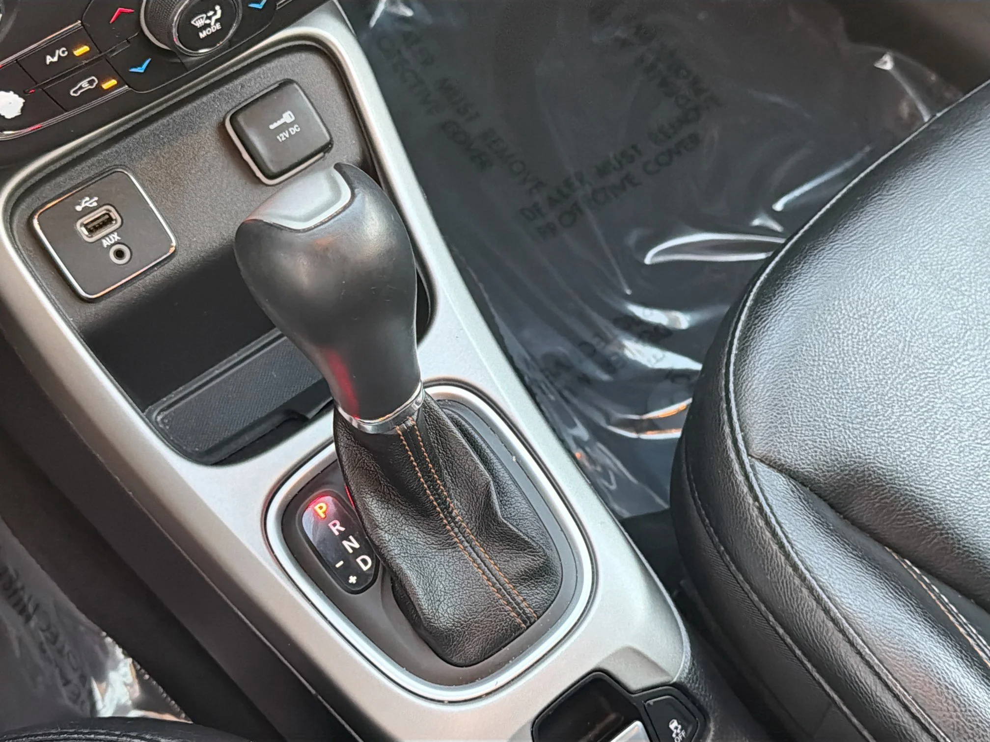 Used 2018 Redline Pearlcoat Jeep Latitude image 27