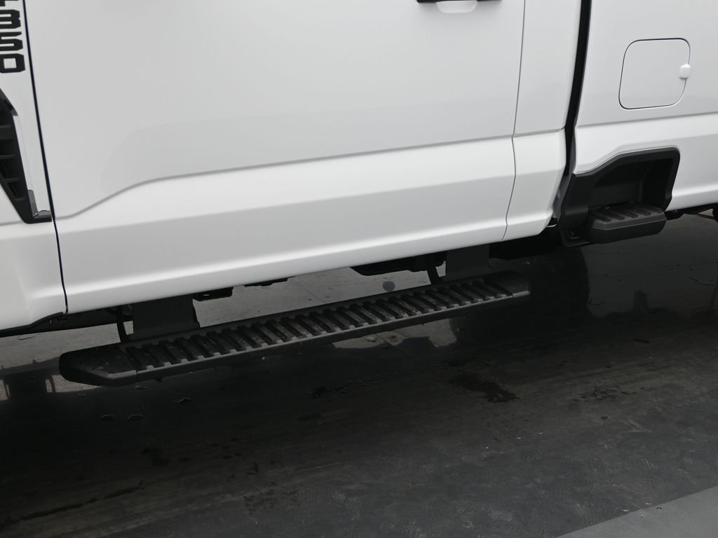 New 2026 Oxford White Ford XL image 15