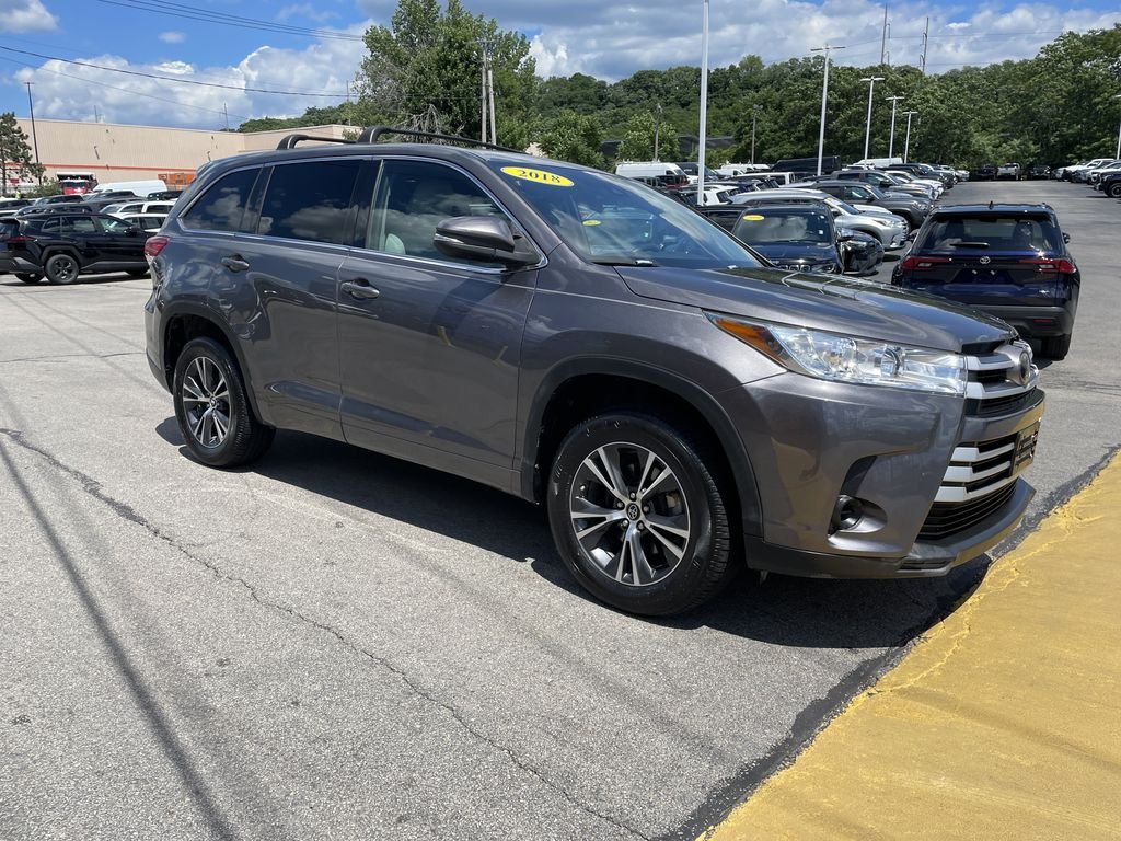 Used 2018 Gray Toyota LE image 6