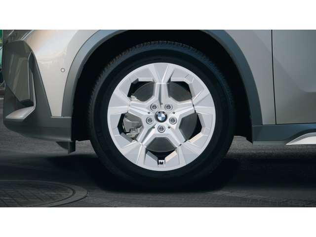 New 2026 Space Silver Metallic BMW xDrive28i image 7
