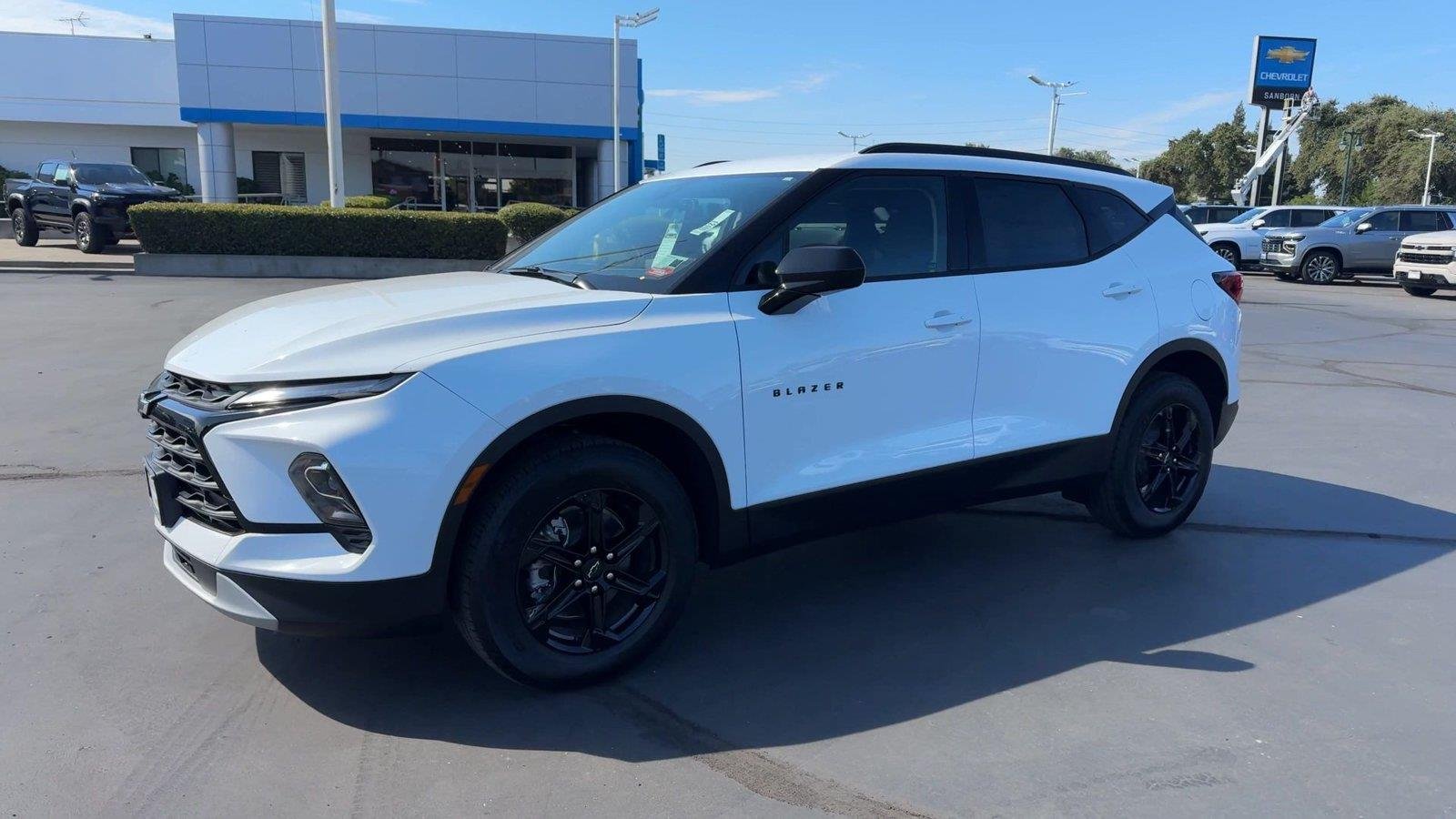 New 2026 Summit White Chevrolet 2LT image 7