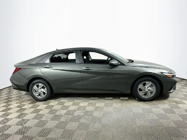 New 2026 Gray Hyundai SE image 2