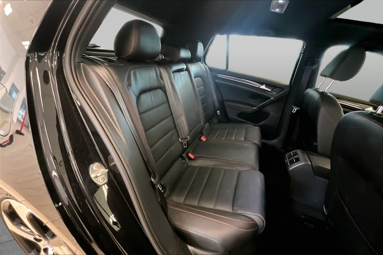 Used 2017 BLACK Volkswagen Autobahn image 18