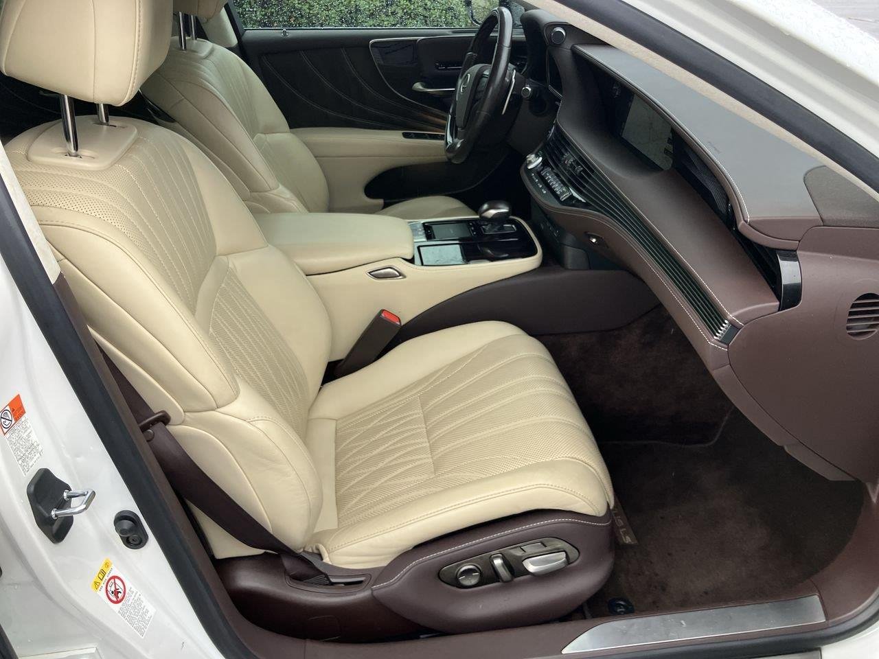 Used 2018 White (Eminent White Pearl) Lexus 500h image 35