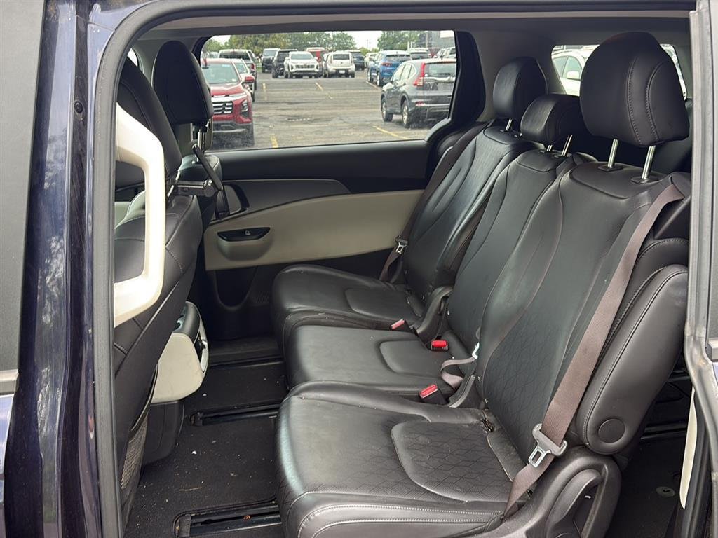 Used 2022 Deep Chroma Blue Kia LXS image 9