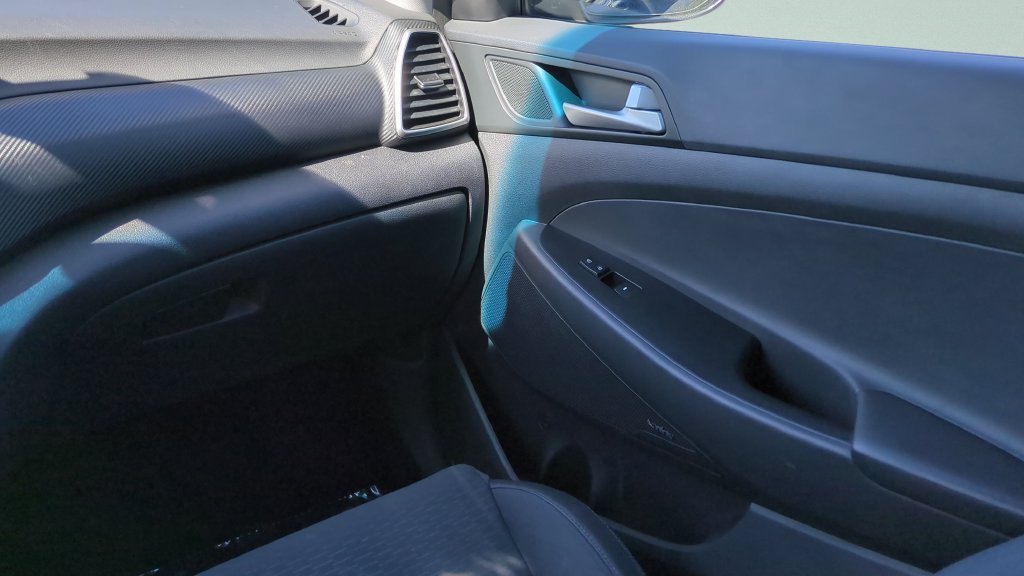 Used 2019 Blue Hyundai Sport image 13