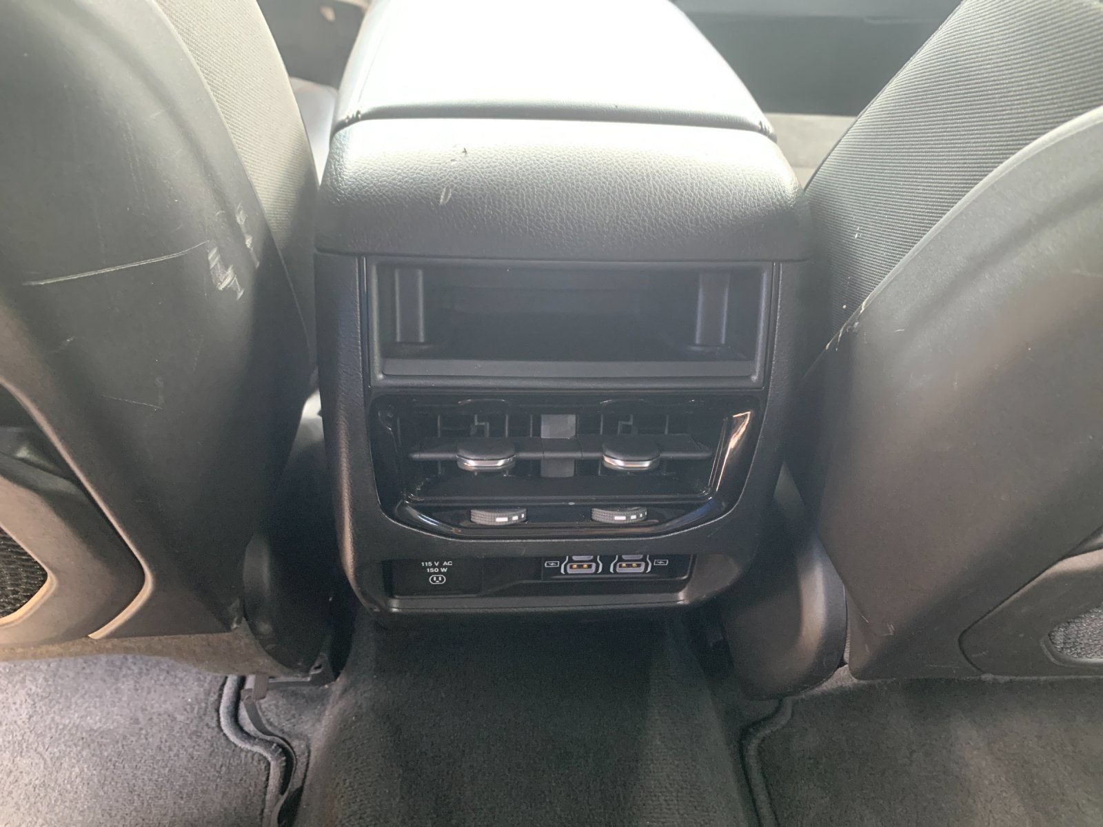 Used 2023 Silver Zynith Jeep Laredo image 14