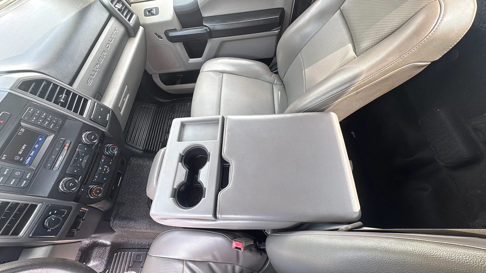 Used 2018 White Ford XL image 14