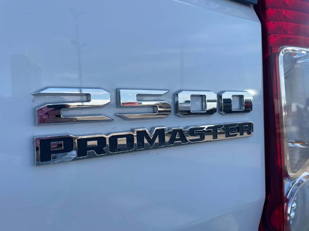 Used 2025 Bright White Clearcoat RAM Base image 9