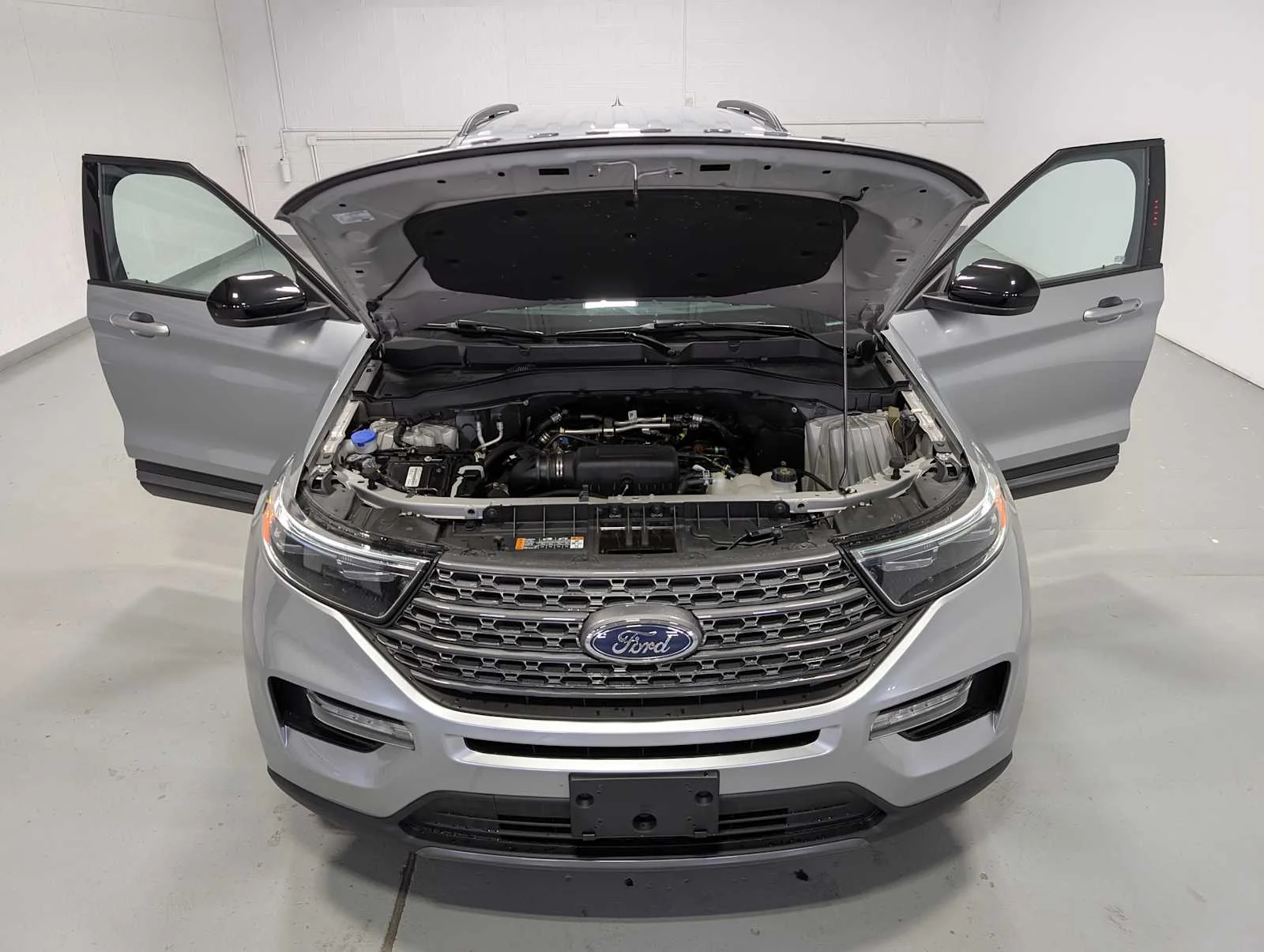 Used 2023 Iconic Silver Metallic Ford XLT image 13