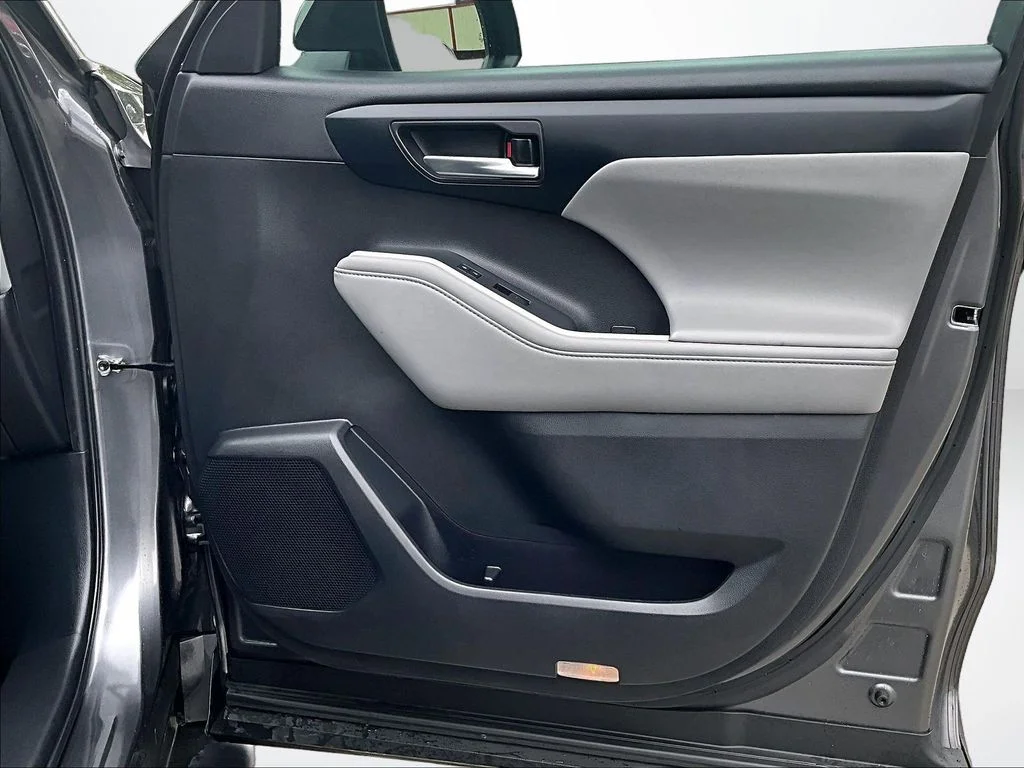 Used 2022 Gray Toyota XLE image 25