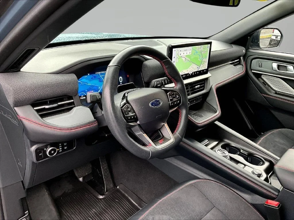 Used 2025 Vapor Blue Ford ST image 19