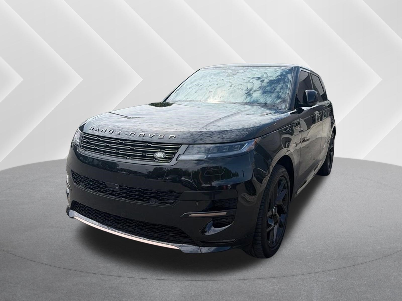 Used 2025 Black Land Rover Dynamic SE image 1