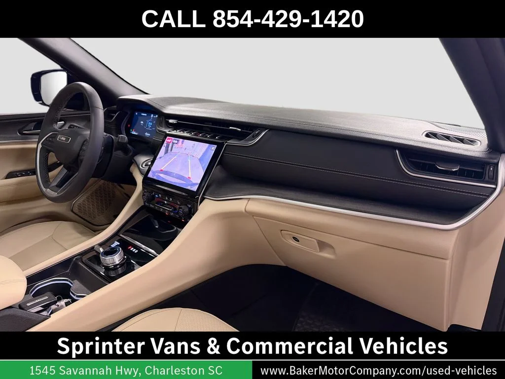 Used 2025 Gray Metallic Jeep Limited image 31