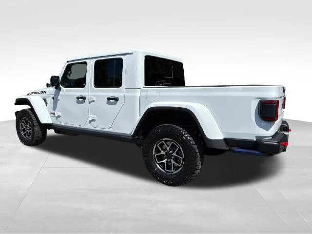 New 2026 Bright White Clear-Coat Exterior Paint Jeep Rubicon X image 5