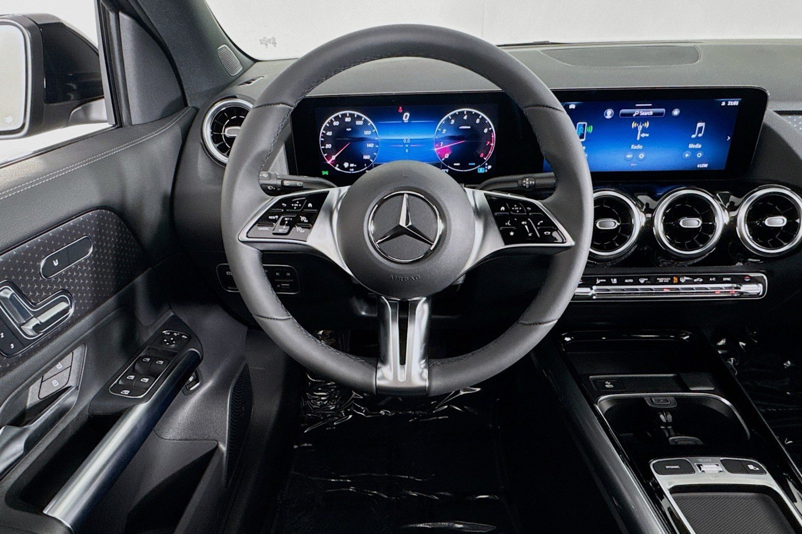 Certified Used 2026 Mountain Grey Metallic Mercedes-Benz GLA 250 image 5