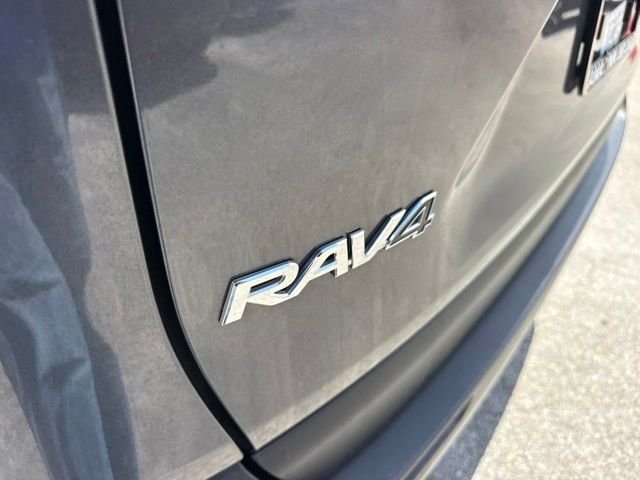 2025 Toyota RAV4 LE - Photo 31