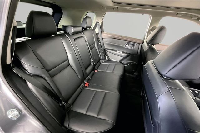 Used 2022 Gray Nissan SV image 24