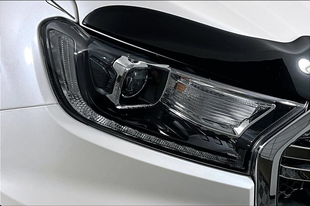 Used 2019 White Ford LARIAT image 29