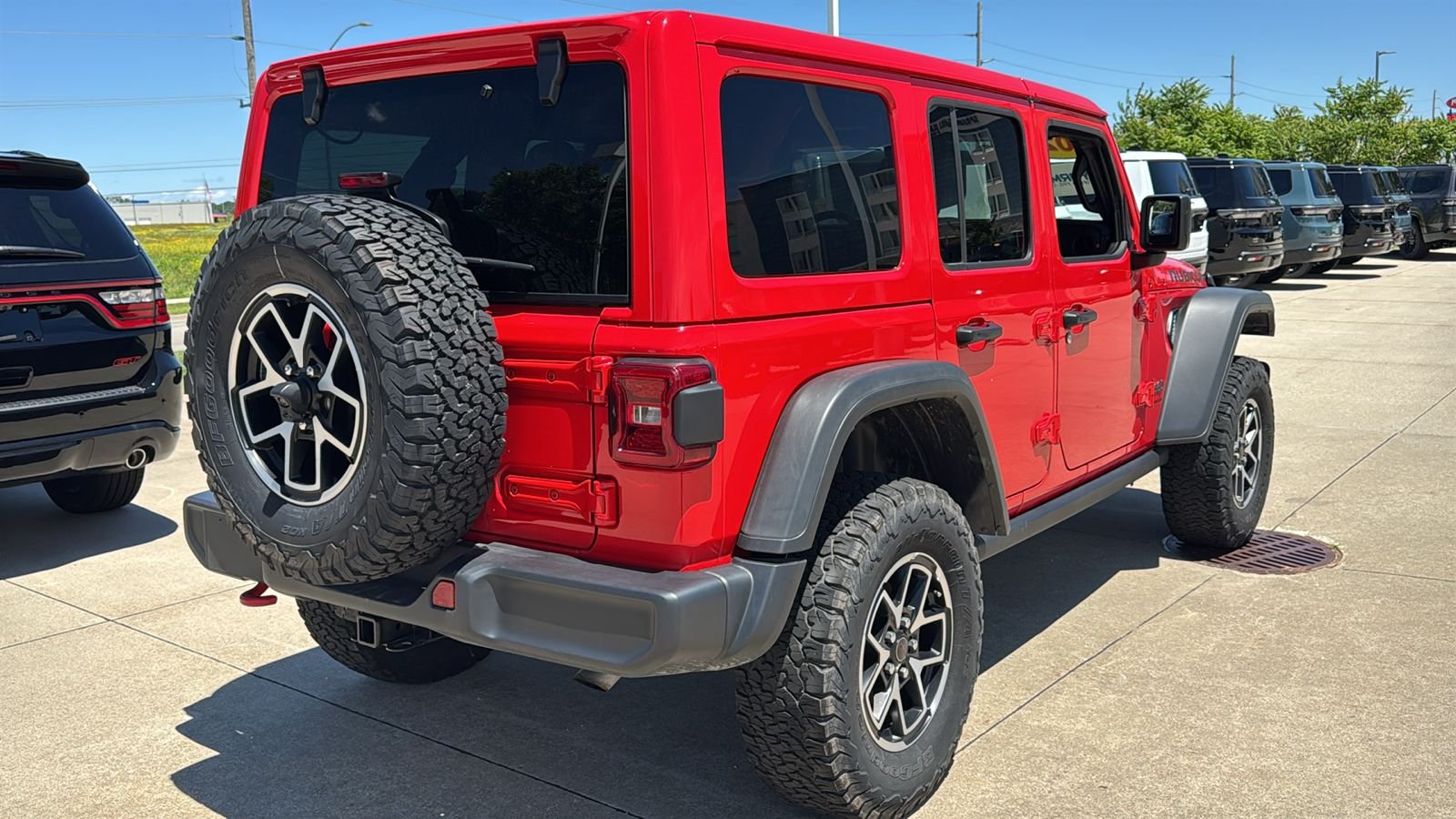 Used 2025 Red Jeep Rubicon image 15
