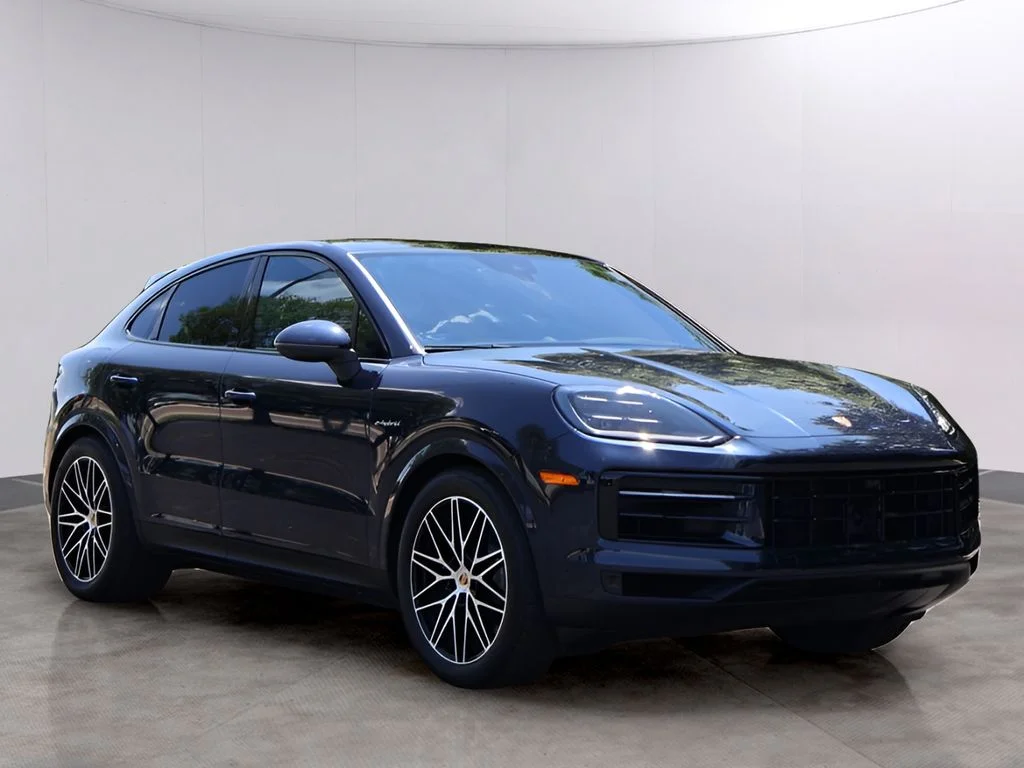 Certified Used 2026 Algarve Blue Metallic Porsche  image 11