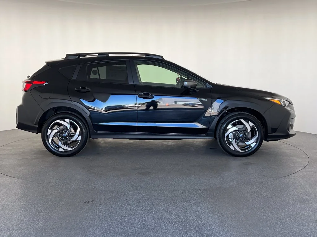 New 2026 CRYSTAL BLACK SILICA Subaru Limited Hybrid image 2