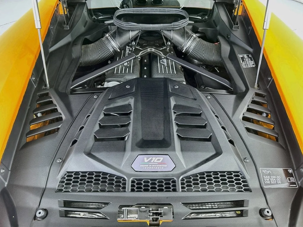 Used 2023 Orange Lamborghini  image 23