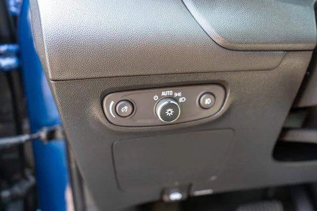 Used 2023 Blue Buick Select image 21