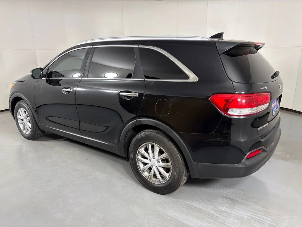Used 2016 Black Kia LX image 6