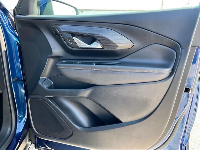 Used 2022 Marine Metallic GMC SLE image 12