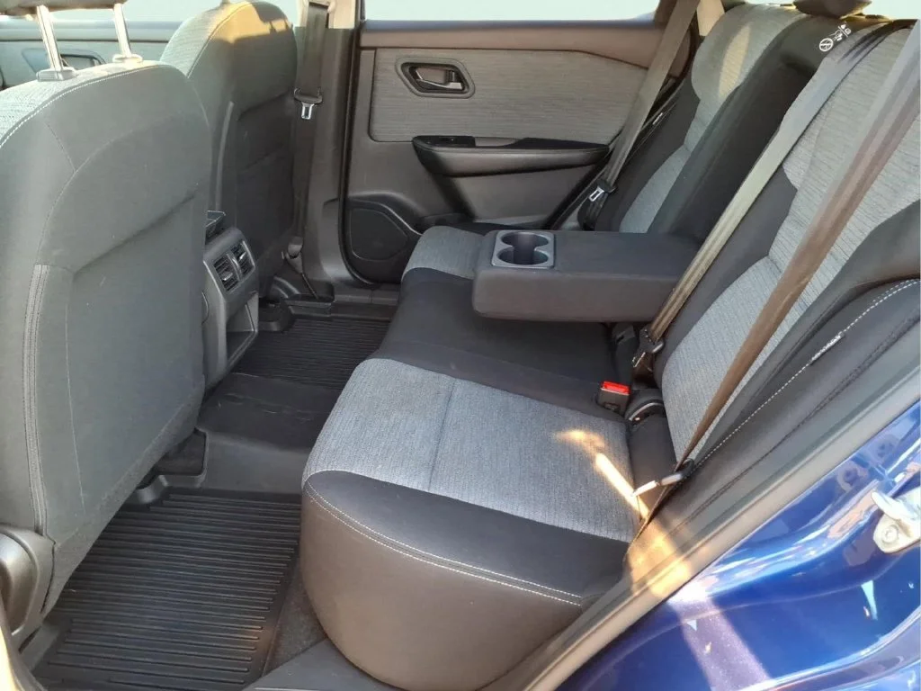 Used 2021 Blue Nissan S image 16