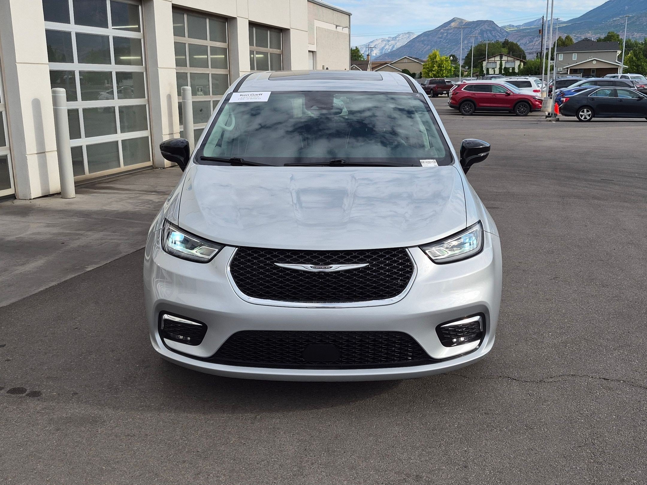 2024 Chrysler Pacifica Limited - Photo 10