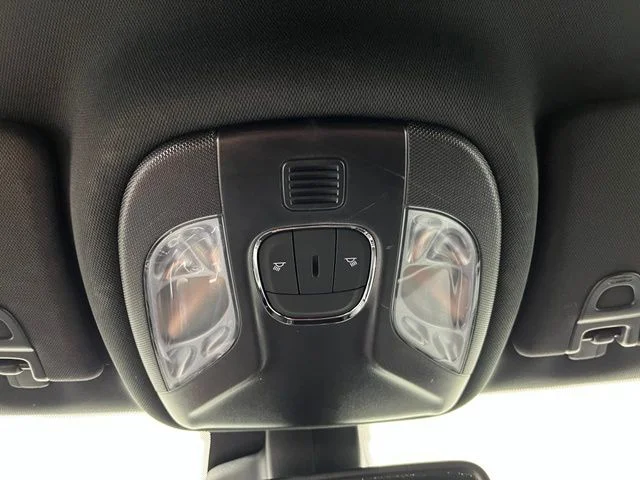 Used 2023 Gray Jeep Latitude Lux image 36