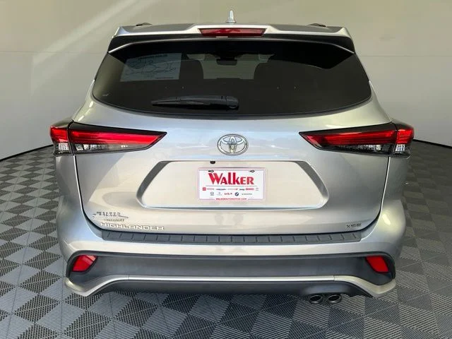 Used 2022 Silver Toyota XSE image 6