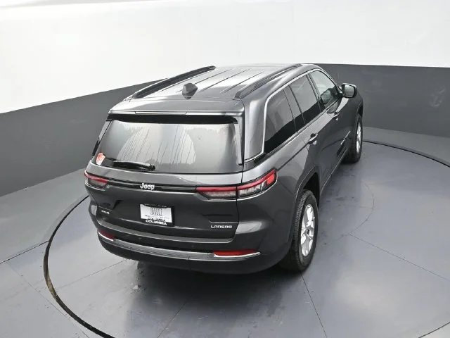 New 2026 Baltic Gray Metallic Clear-Coat Exterior Paint Jeep Laredo X image 16
