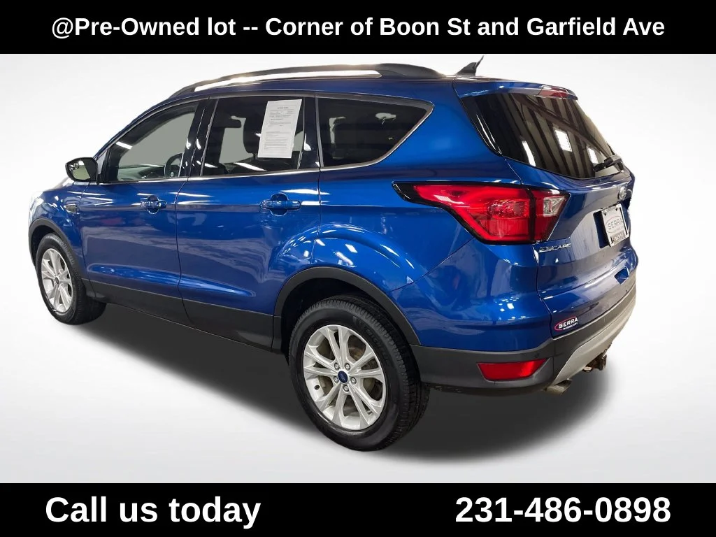 Used 2019 Blue Ford SEL image 4