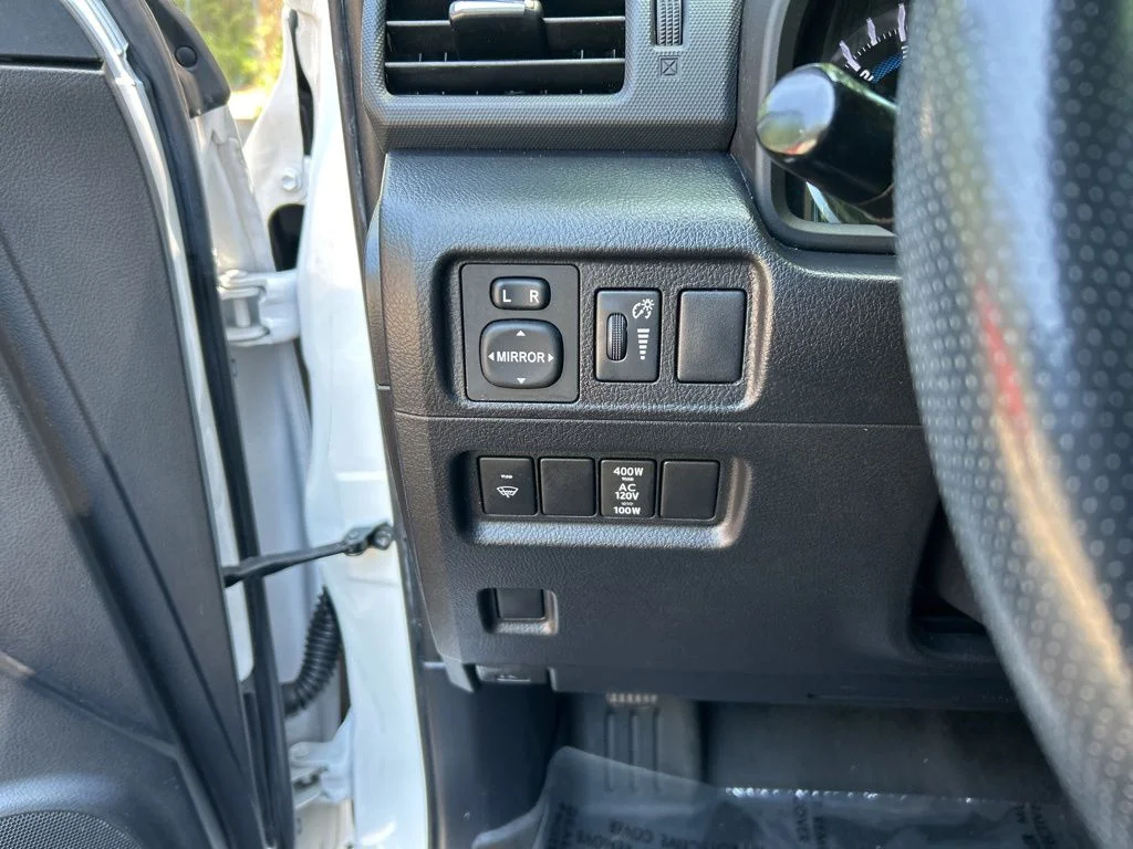 Used 2018 White Toyota SR5 Premium image 24