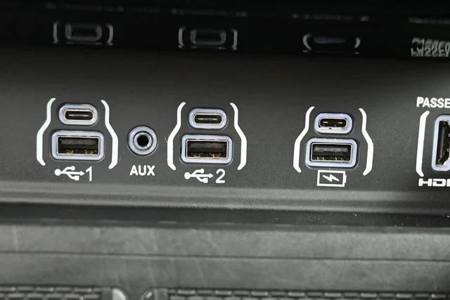 Used 2025 White Ram Limited image 9