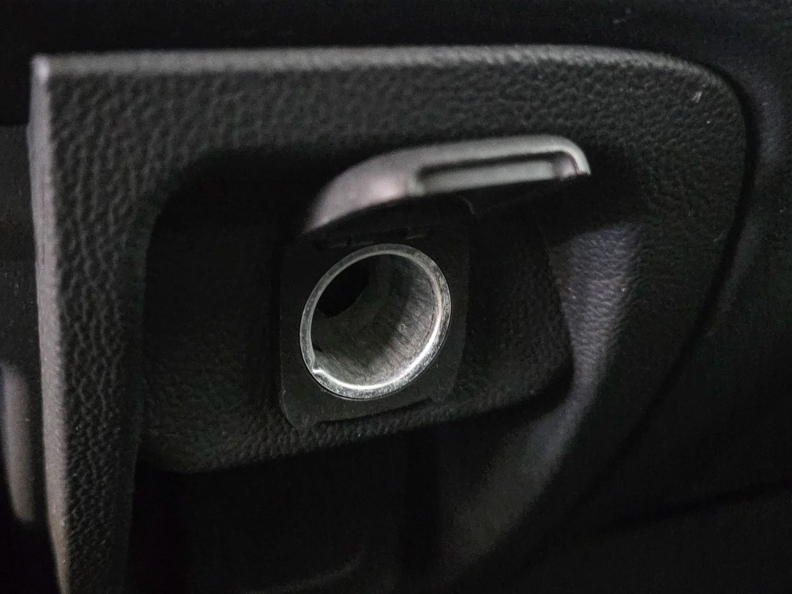 Used 2014 Black Chevrolet LT image 27