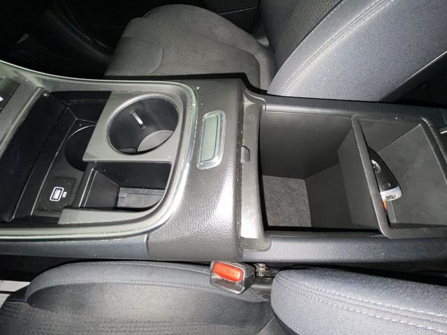 Used 2023 White Hyundai SEL image 21