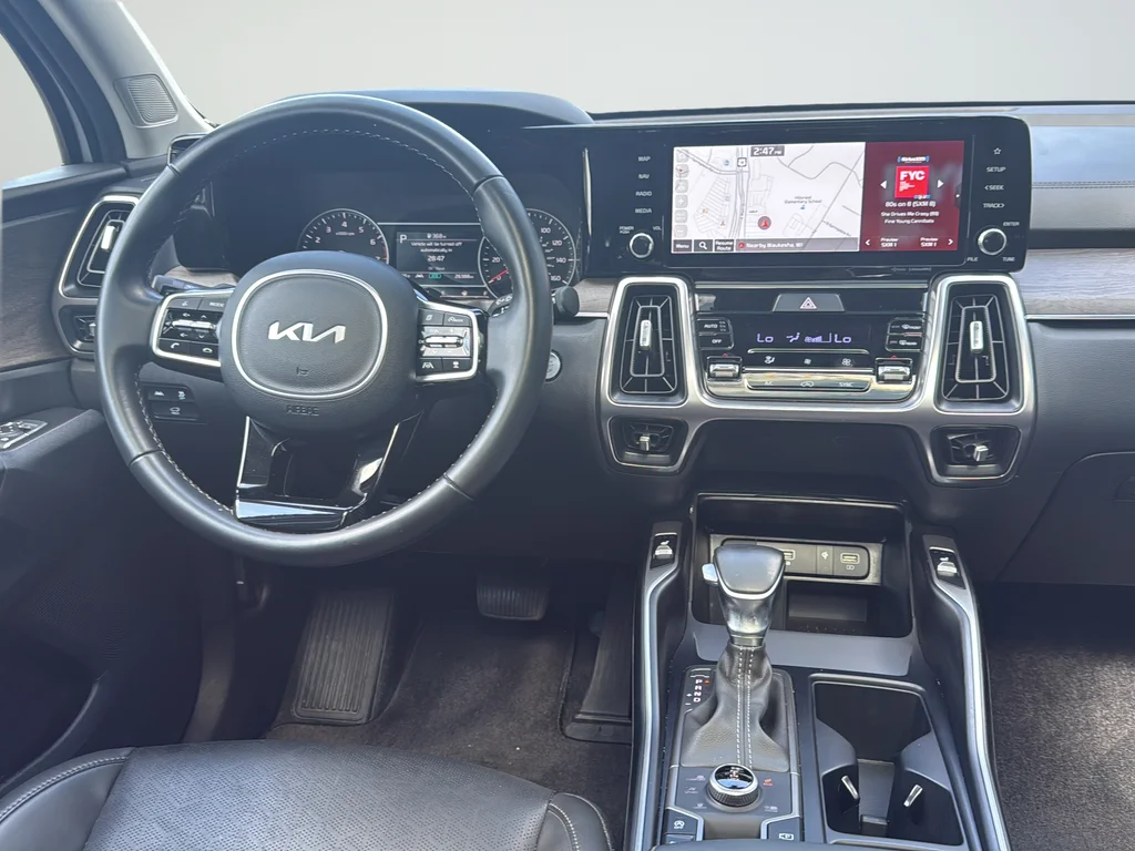 Used 2023 White Kia X-Line EX image 11