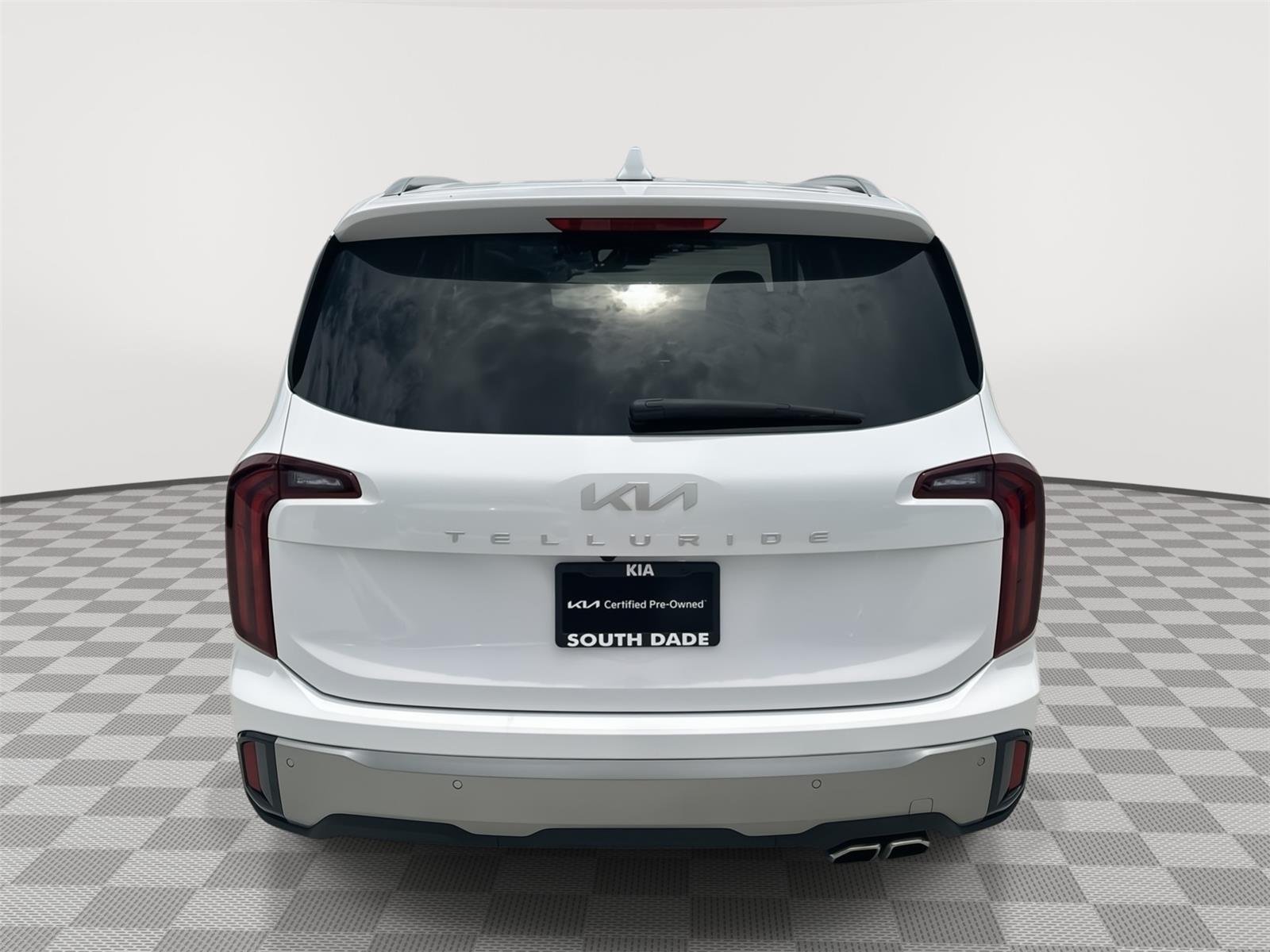 Certified Used 2025 Glacial White Pearl Kia S image 5