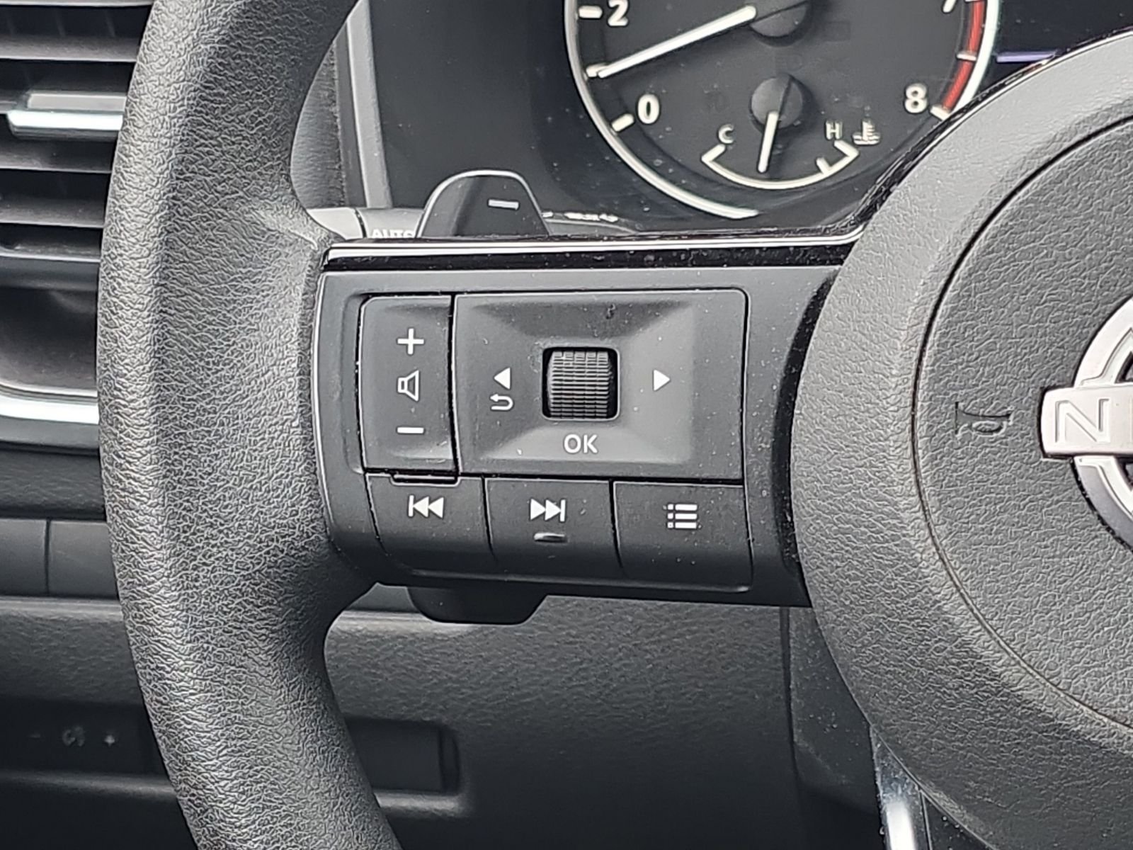 Used 2023 Gray Nissan SV image 34